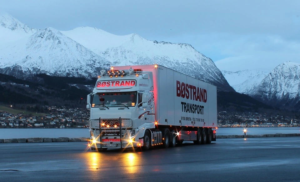 semi truck 